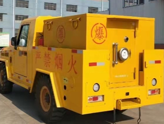 米脂凯龙爆破器材运输车：保障爆破任务的安全运行